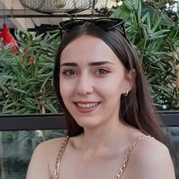 Ayşenur Ö.