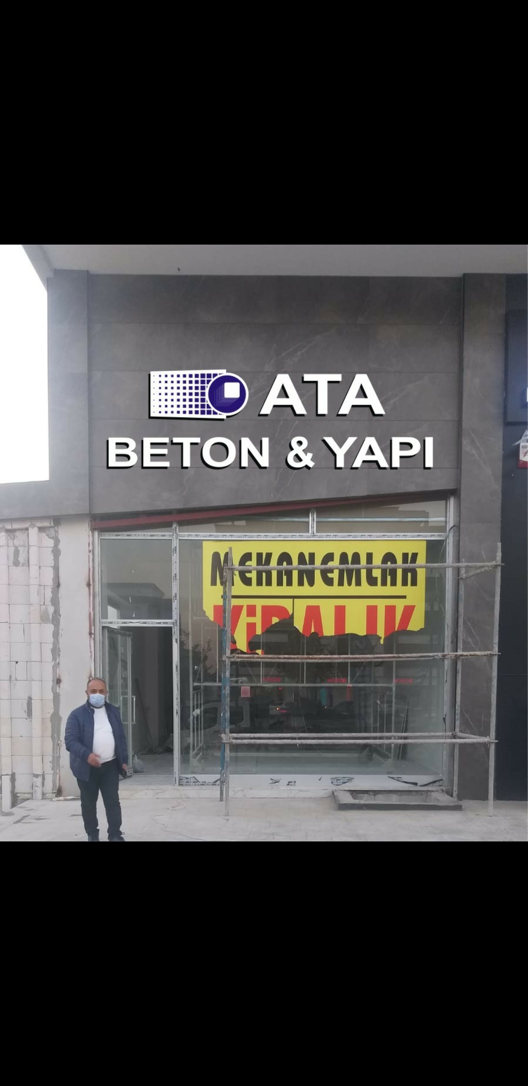 Ata yazan kullandığımız tabela beyaz harfli.digeri ise beğenmediğimiz tasarım  son olarak uygulanacak cephe 